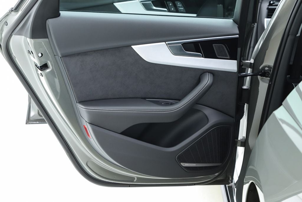 2023 Audi A4 45 S line Prestige quattro