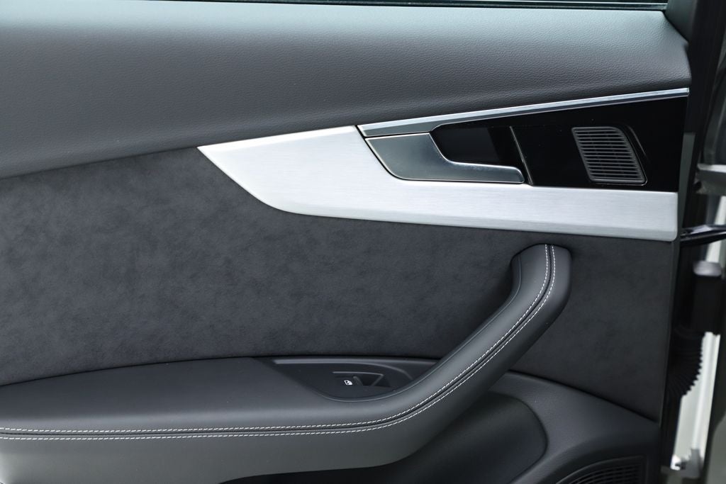 2023 Audi A4 45 S line Prestige quattro
