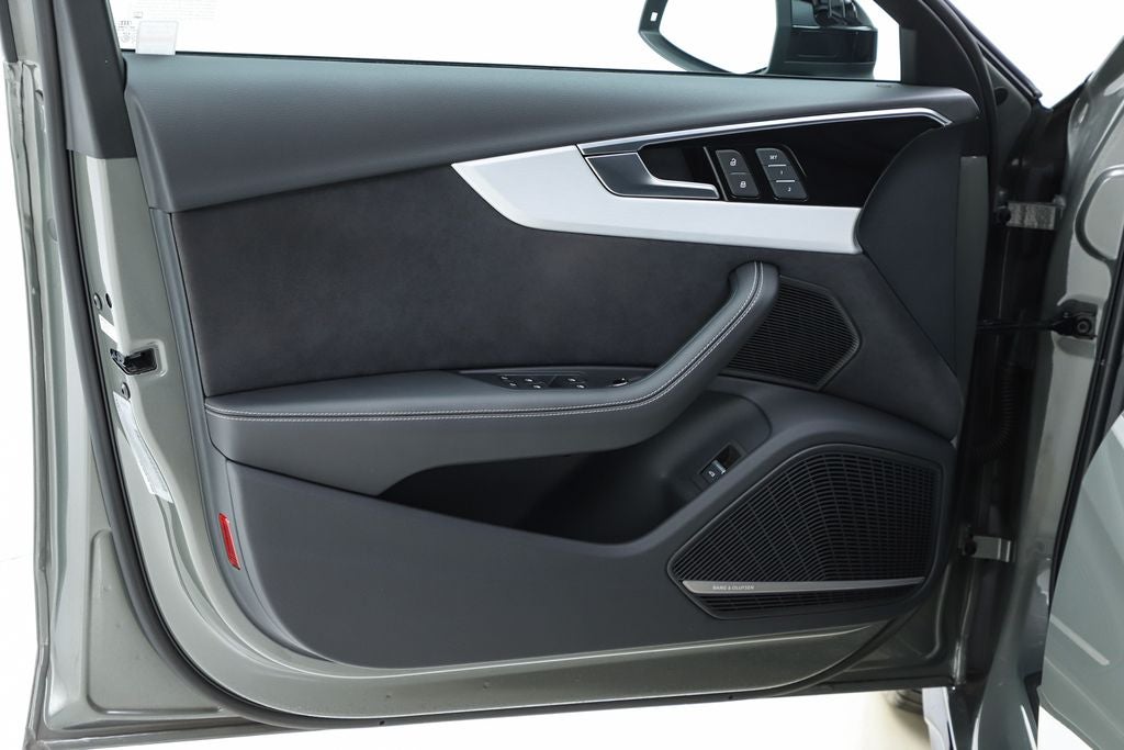 2023 Audi A4 45 S line Prestige quattro