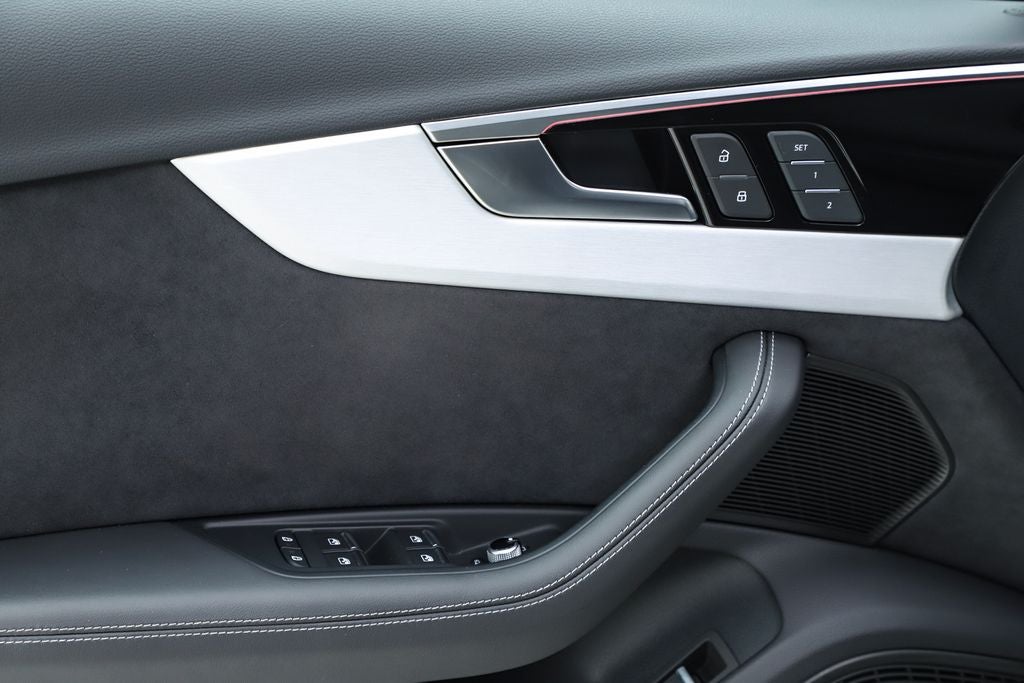 2023 Audi A4 45 S line Prestige quattro