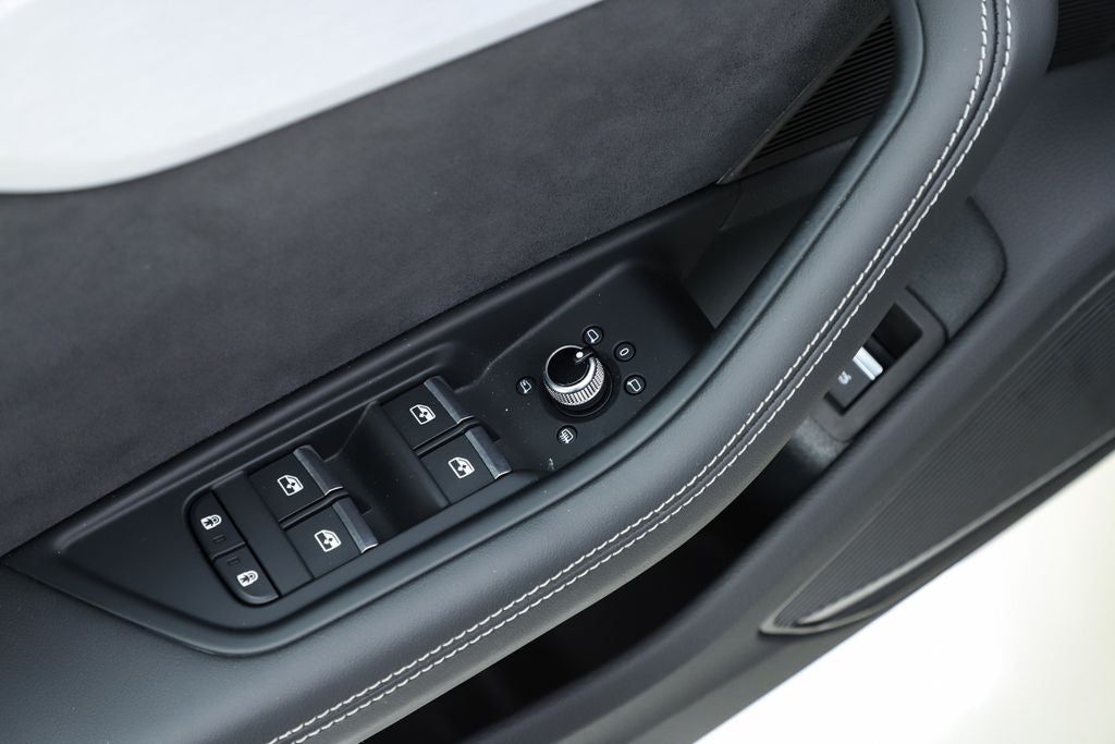 2023 Audi A4 45 S line Prestige quattro