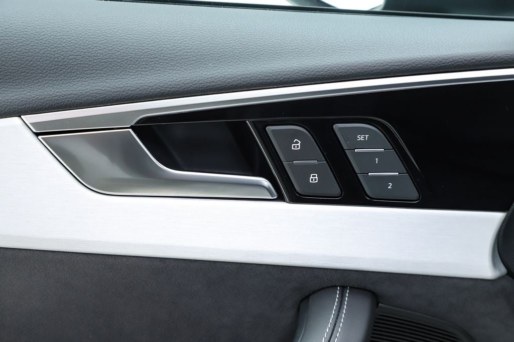 2023 Audi A4 45 S line Prestige quattro