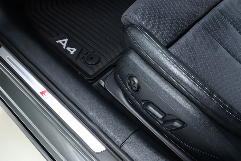 2023 Audi A4 45 S line Prestige quattro