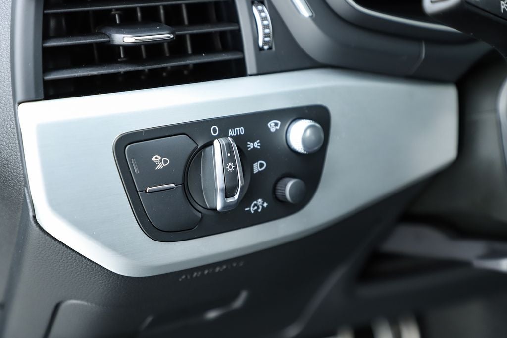 2023 Audi A4 45 S line Prestige quattro