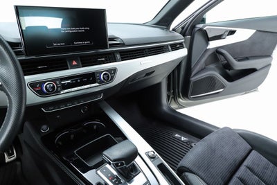 2023 Audi A4 45 S line Prestige quattro