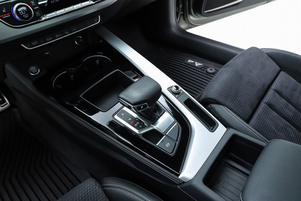 2023 Audi A4 45 S line Prestige quattro