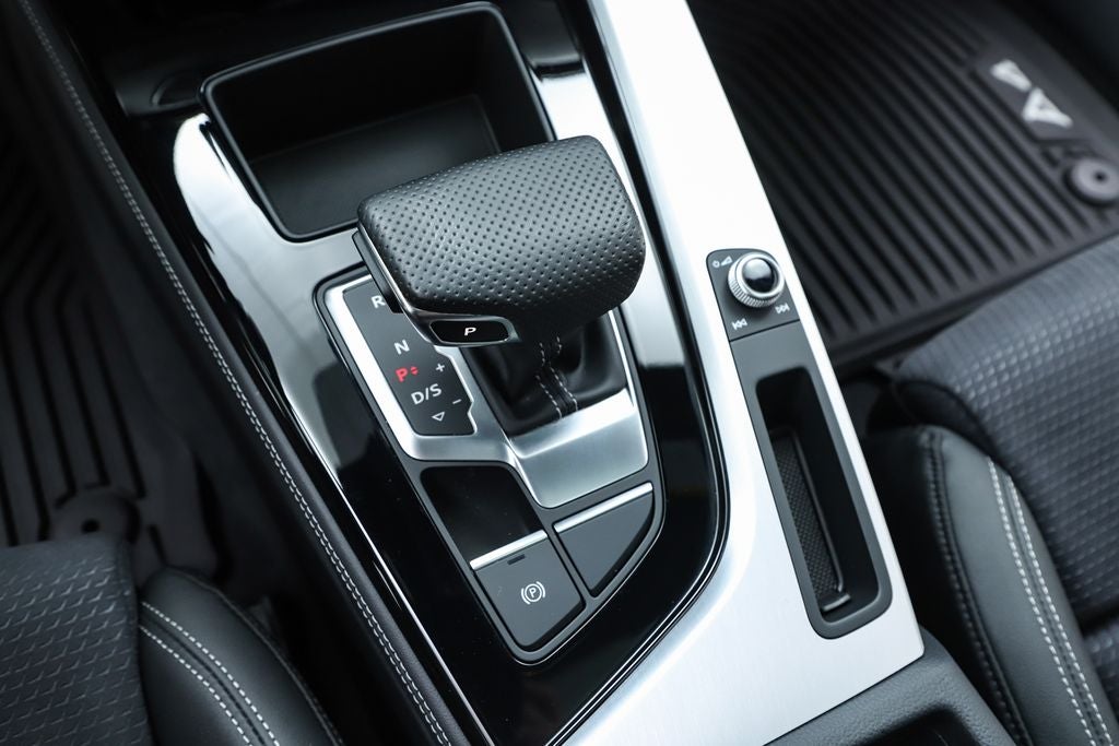 2023 Audi A4 45 S line Prestige quattro
