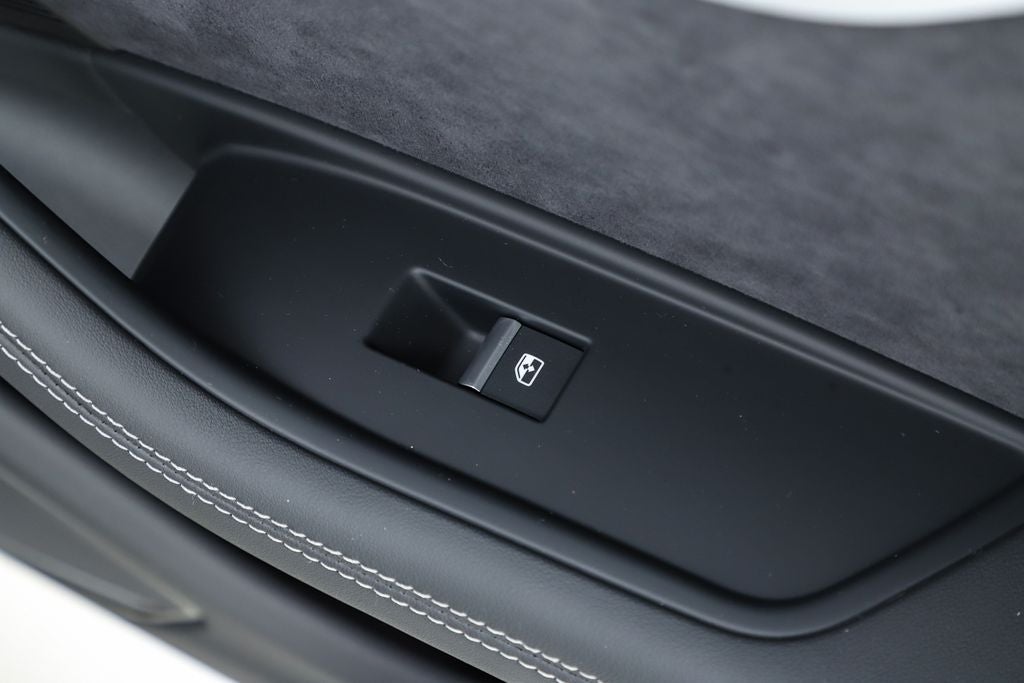 2023 Audi A4 45 S line Prestige quattro