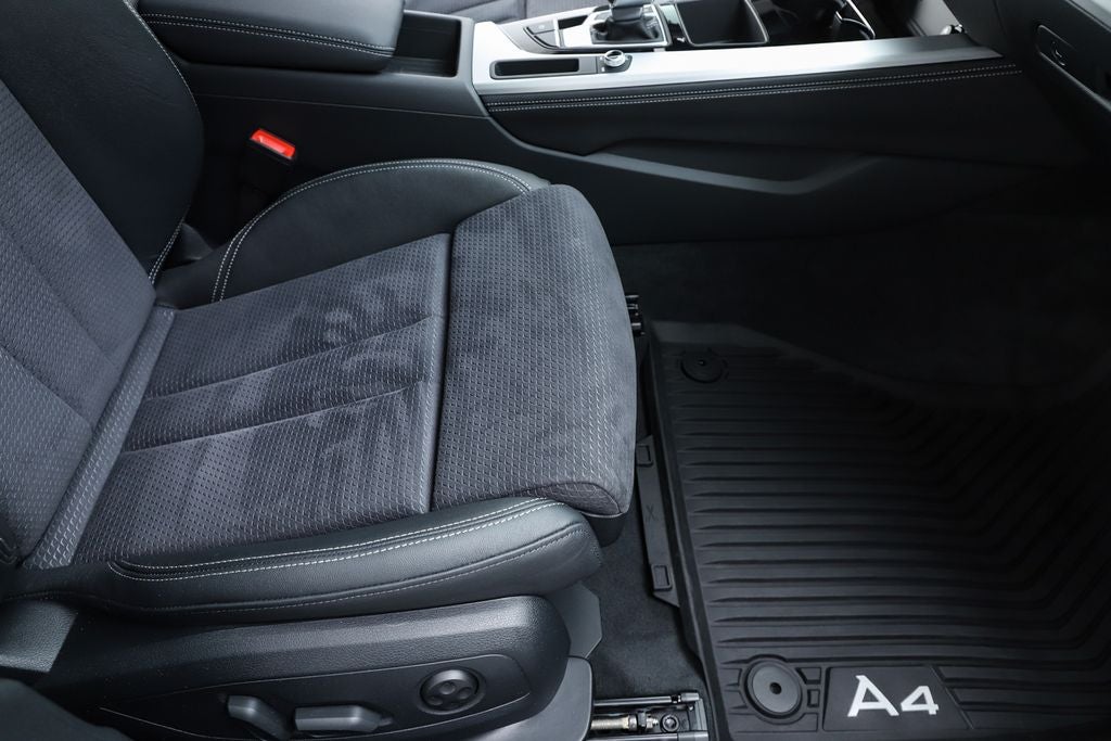 2023 Audi A4 45 S line Prestige quattro