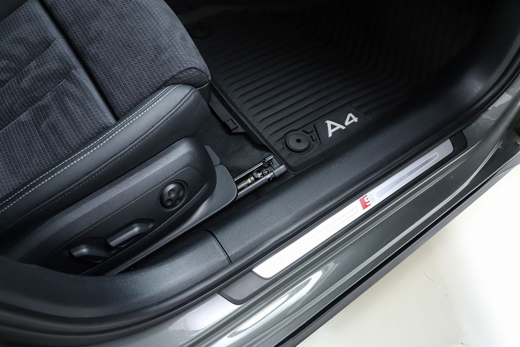 2023 Audi A4 45 S line Prestige quattro