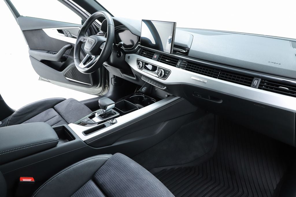 2023 Audi A4 45 S line Prestige quattro