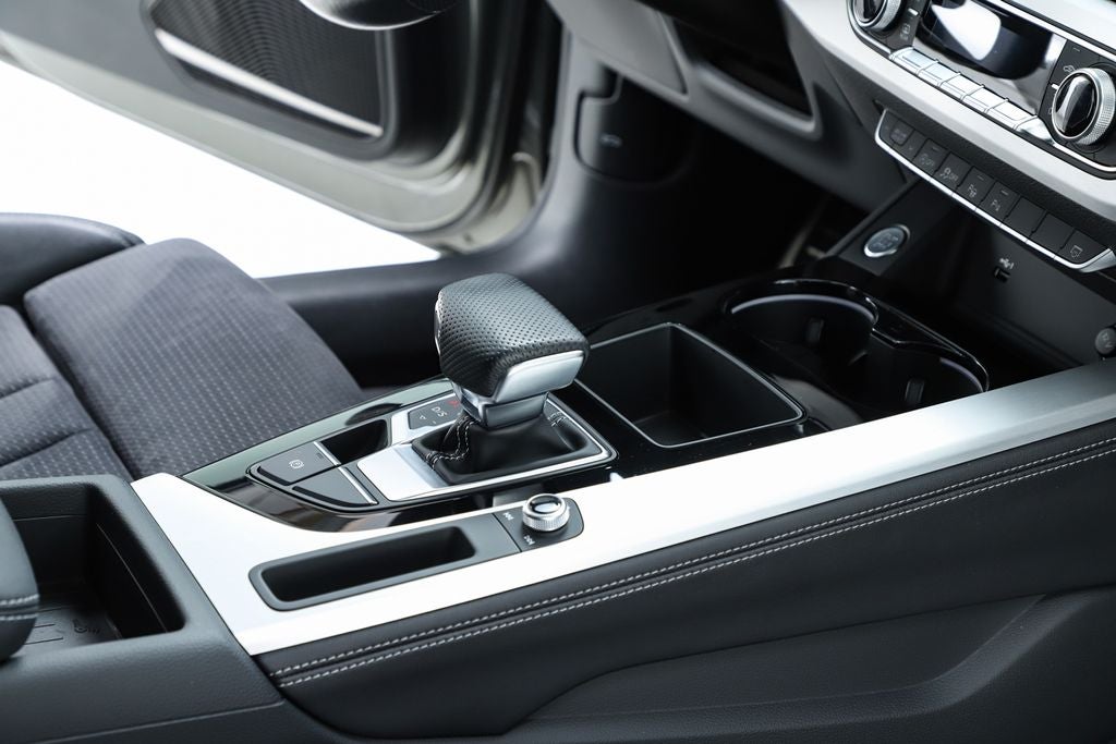 2023 Audi A4 45 S line Prestige quattro