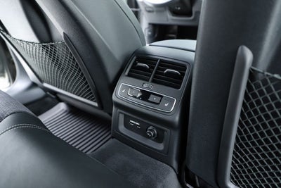 2023 Audi A4 45 S line Prestige quattro