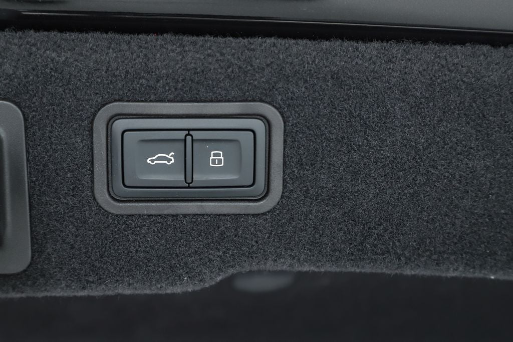 2023 Audi S8 4.0T quattro