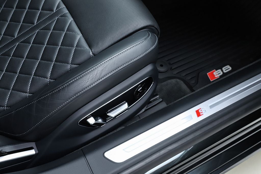 2023 Audi S8 4.0T quattro