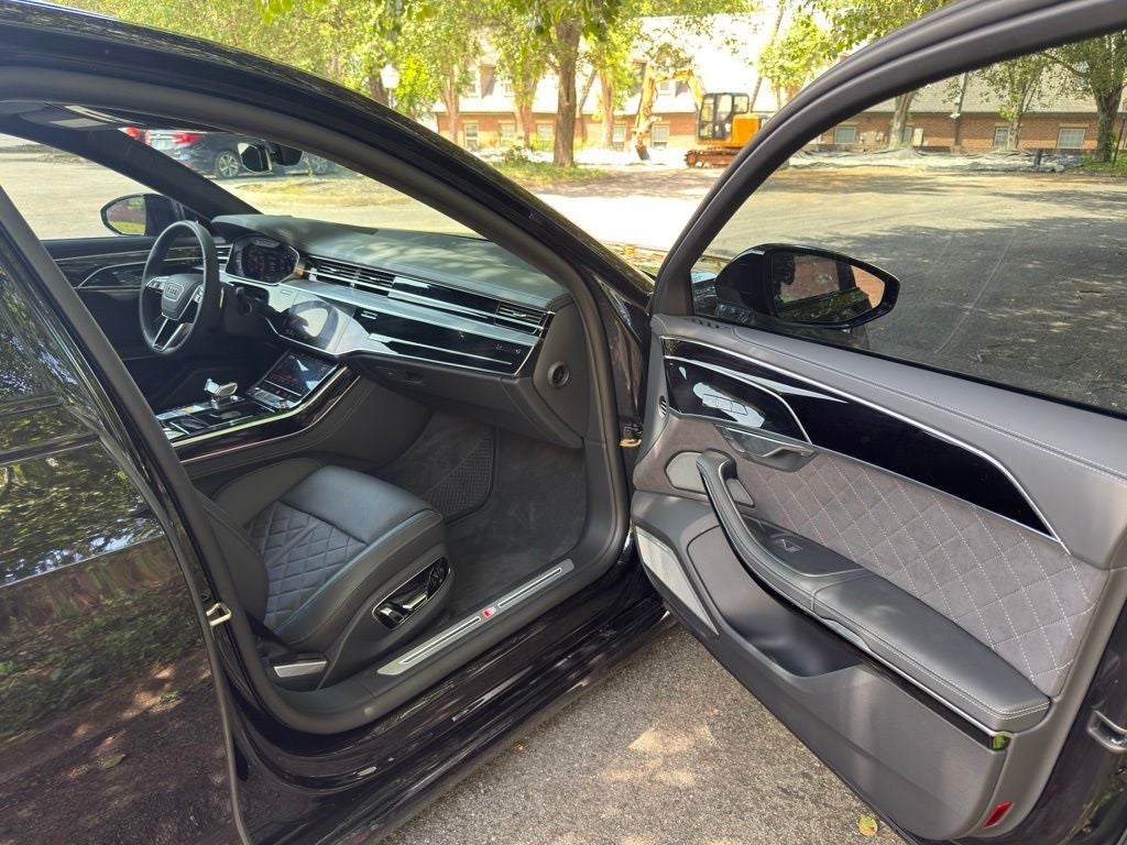 2024 Audi S8 4.0T quattro