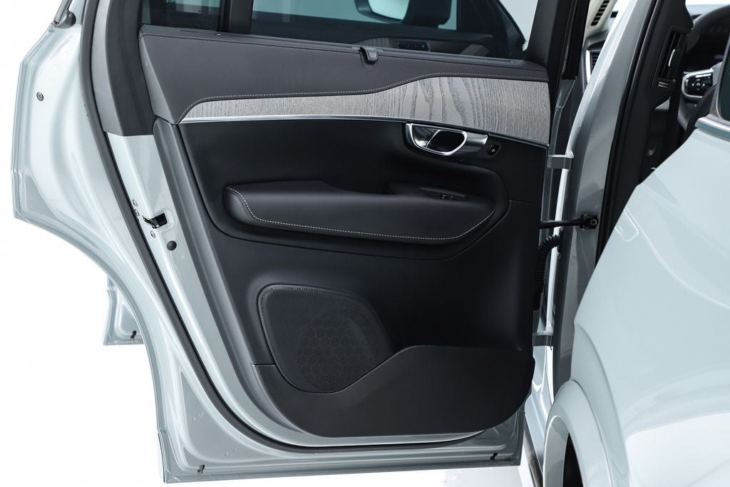 2025 Volvo XC90 B6 Ultra