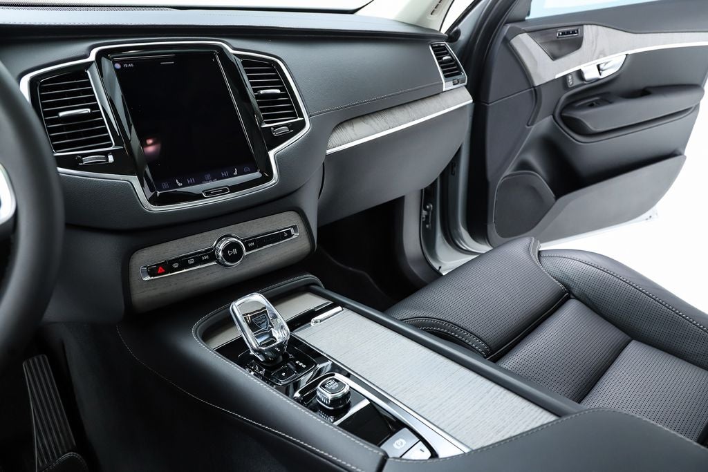 2025 Volvo XC90 B6 Ultra