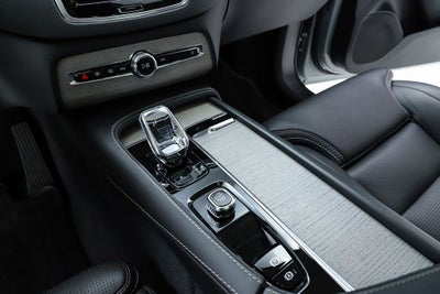 2025 Volvo XC90 B6 Ultra