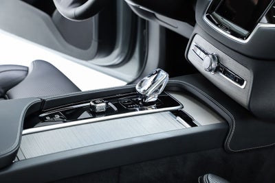 2025 Volvo XC90 B6 Ultra