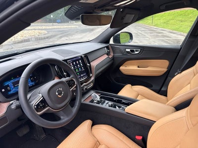 2024 Volvo XC60 B5 Ultimate Dark Theme
