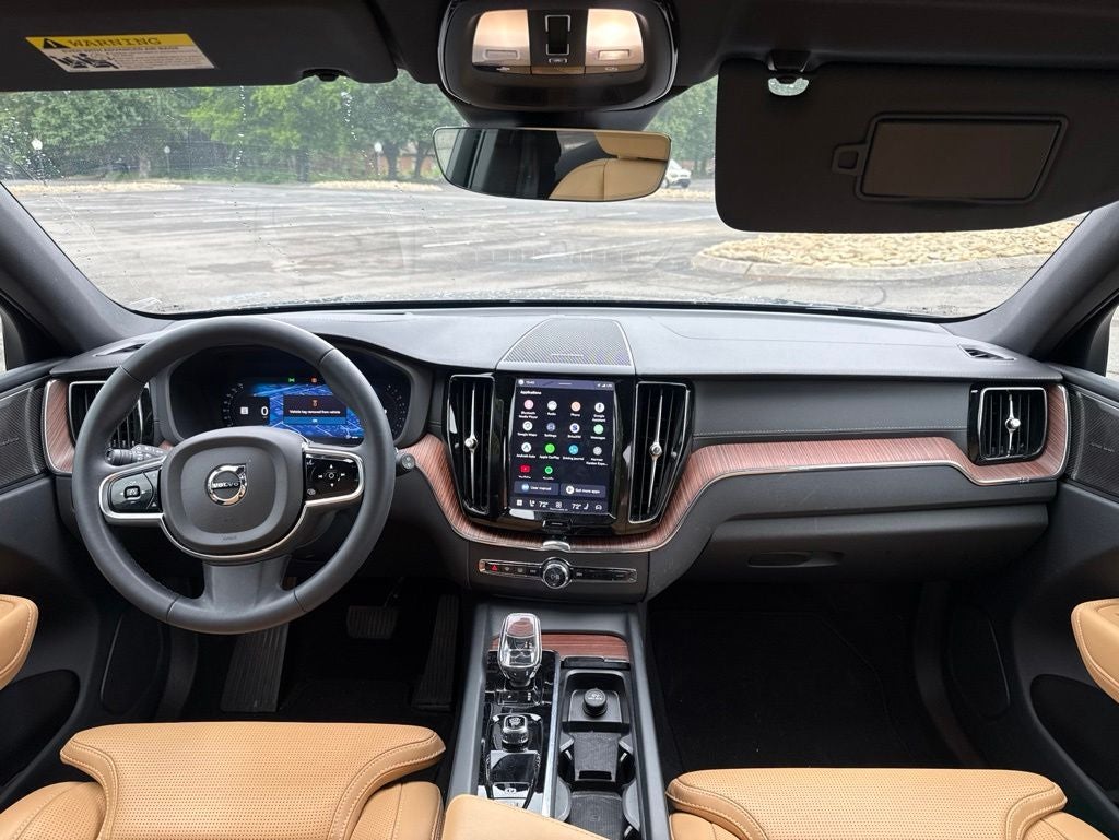 2024 Volvo XC60 B5 Ultimate Dark Theme