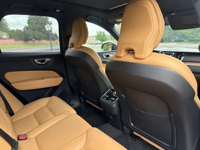 2024 Volvo XC60 B5 Ultimate Dark Theme