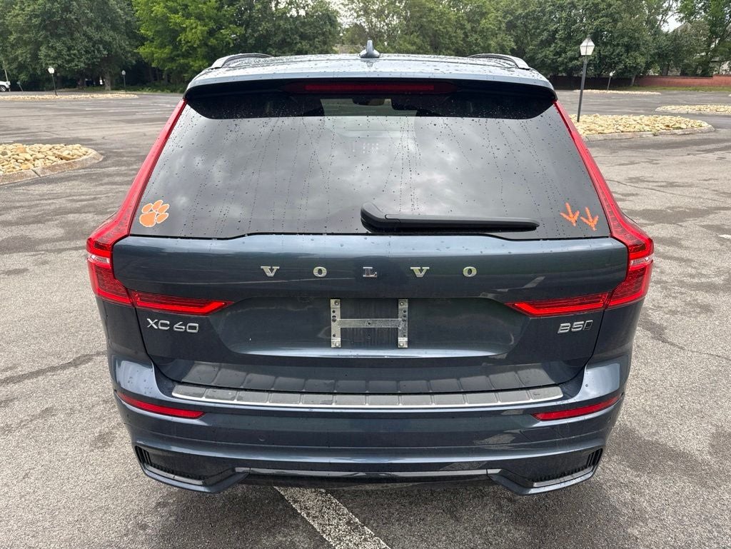 2024 Volvo XC60 B5 Ultimate Dark Theme