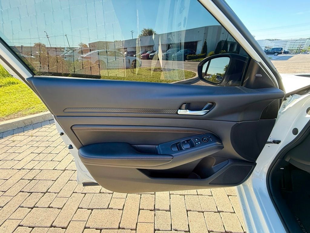 2022 Nissan Altima 2.5 SR 2.5 SR