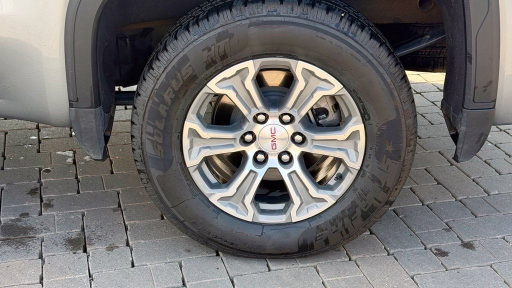 2025 GMC Sierra 1500 SLT