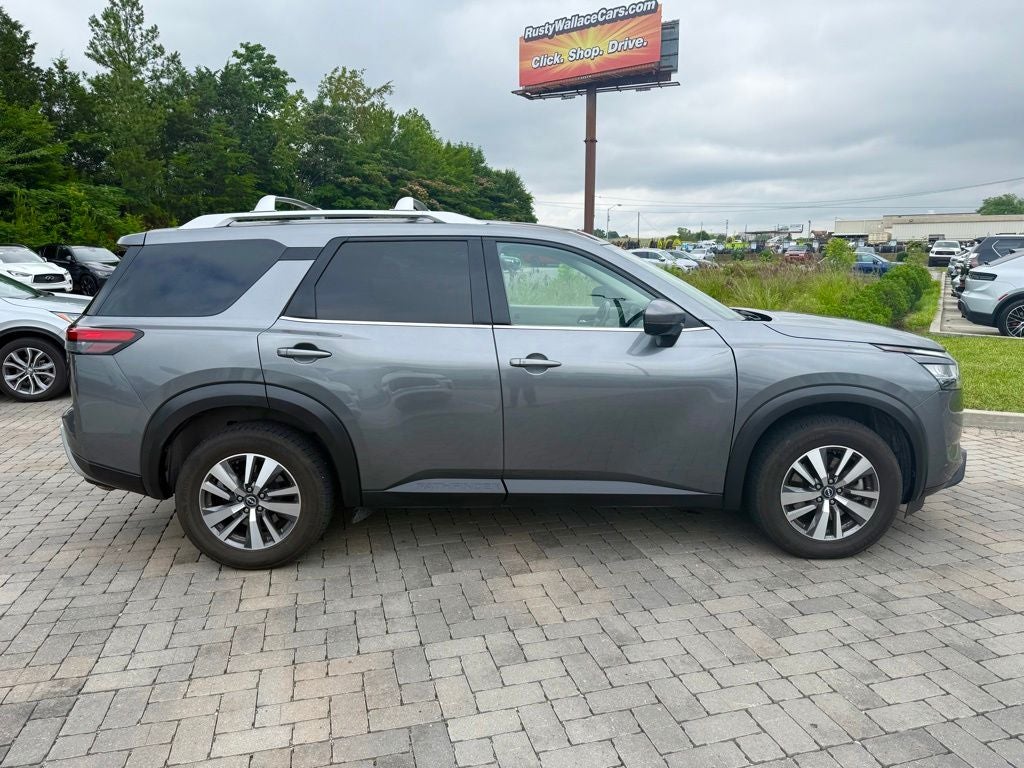 2023 Nissan Pathfinder SL