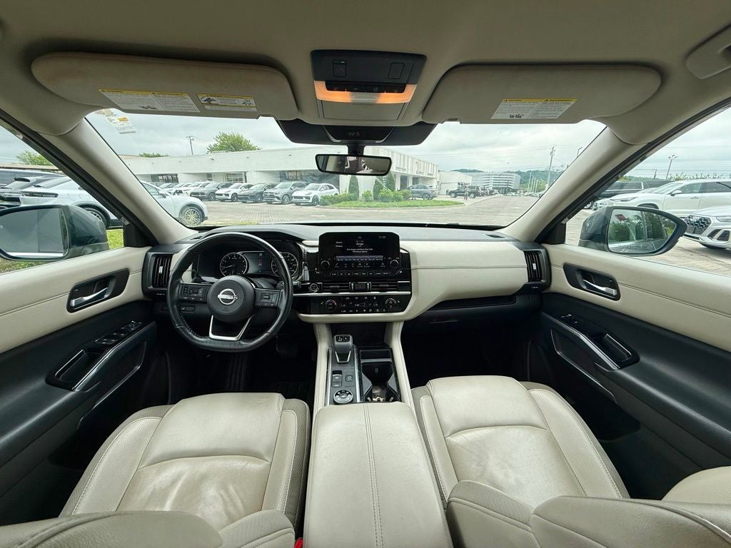 2023 Nissan Pathfinder SL