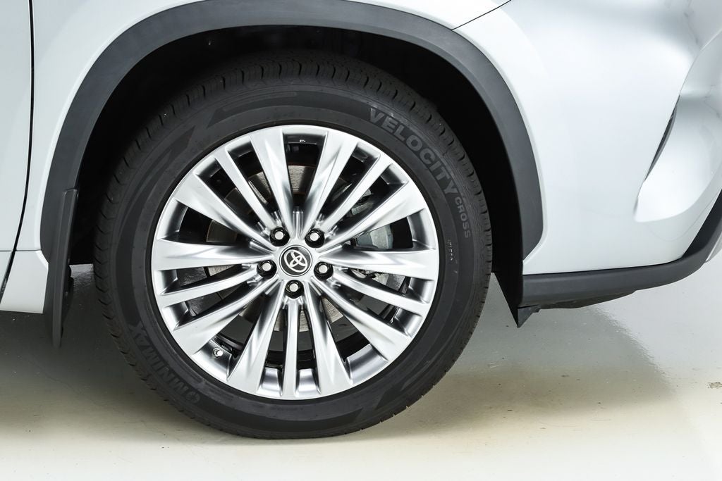 2024 Toyota Highlander Platinum