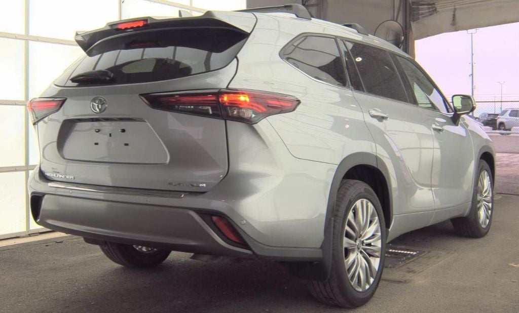 2024 Toyota Highlander Platinum