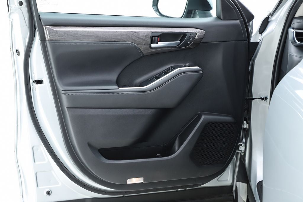2024 Toyota Highlander Platinum