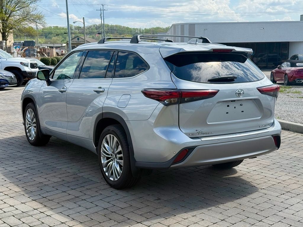 2024 Toyota Highlander Platinum