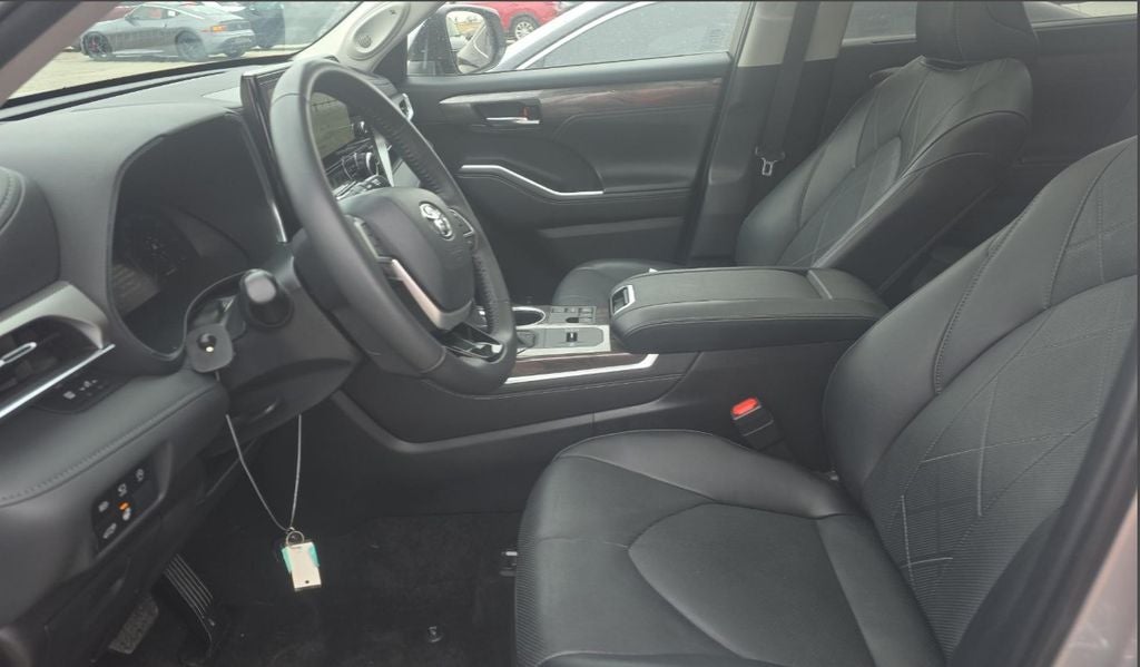2024 Toyota Highlander Platinum