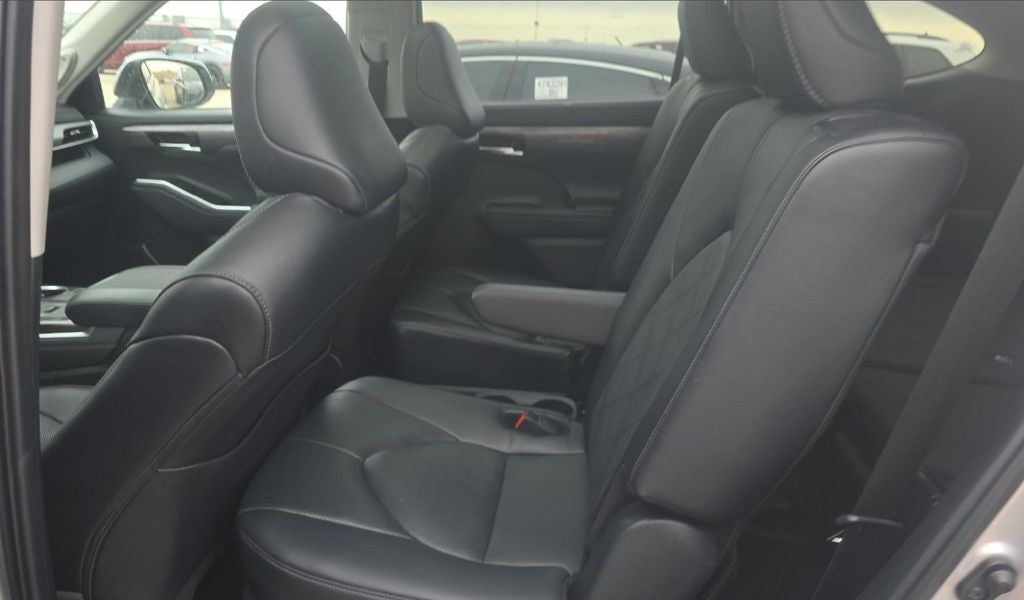 2024 Toyota Highlander Platinum
