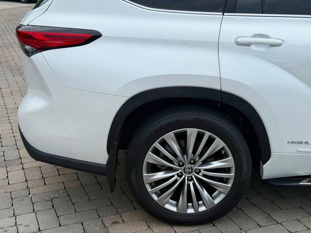 2023 Toyota Highlander Platinum