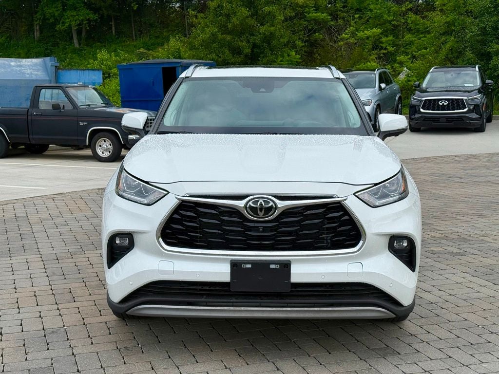 2023 Toyota Highlander Platinum