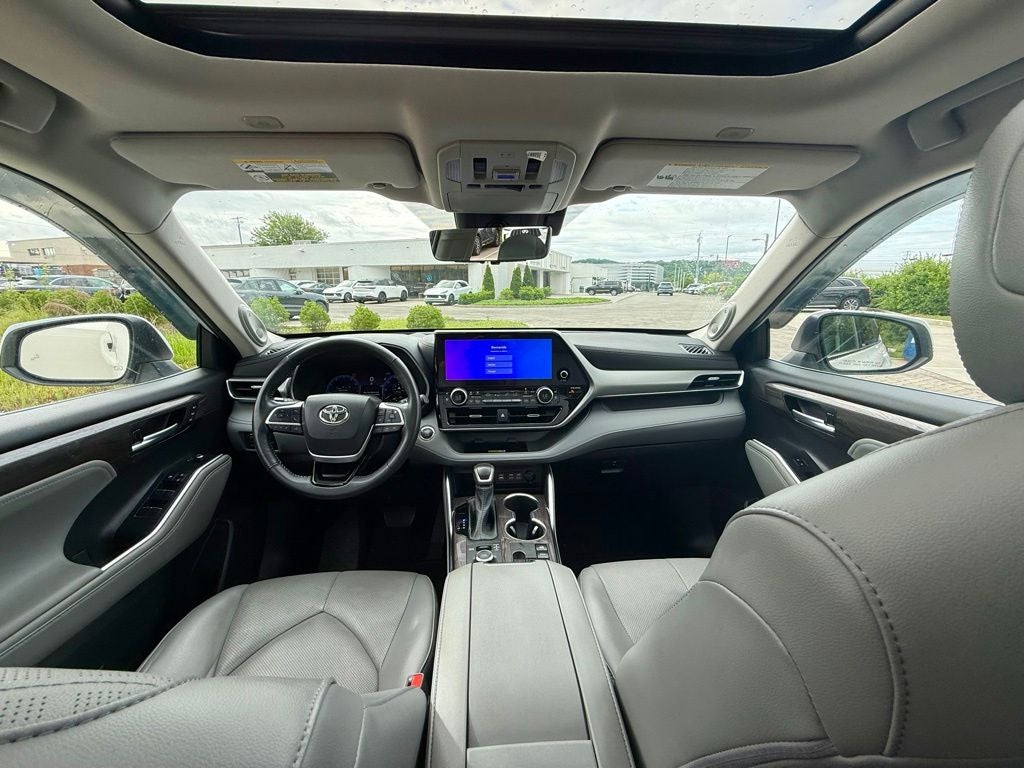2023 Toyota Highlander Platinum