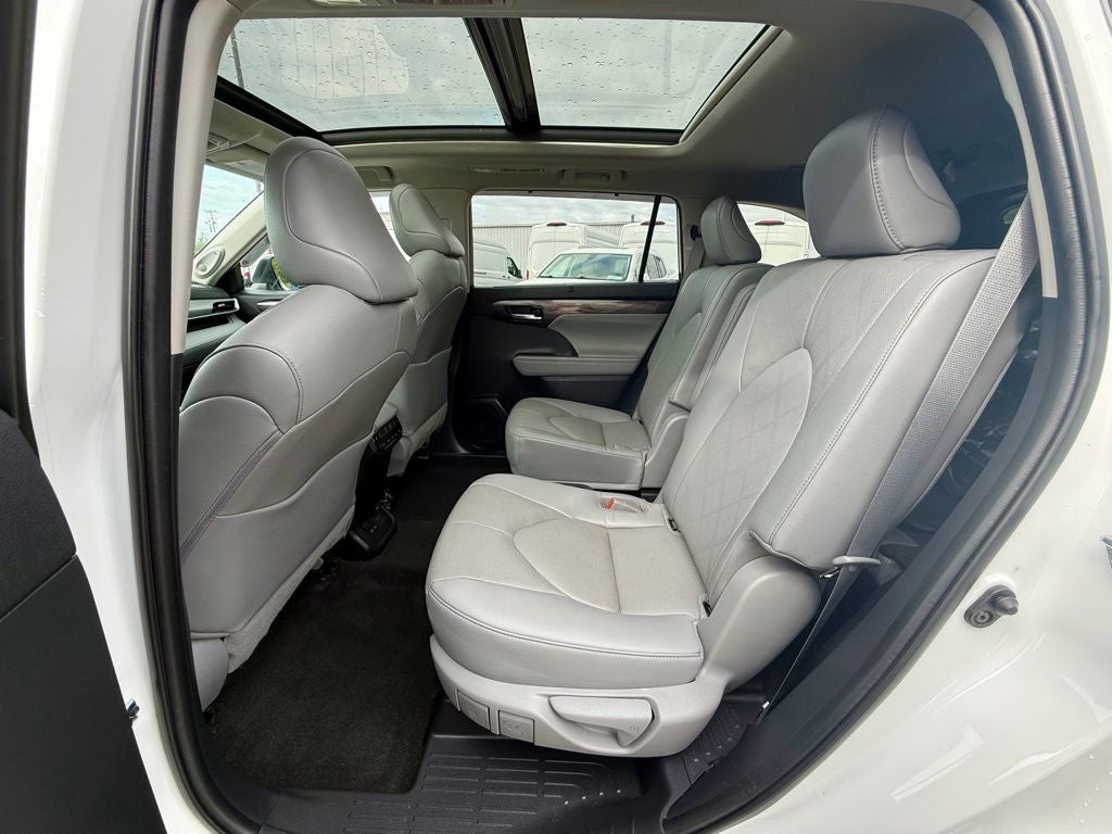 2023 Toyota Highlander Platinum