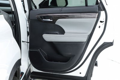 2023 Toyota Highlander Platinum