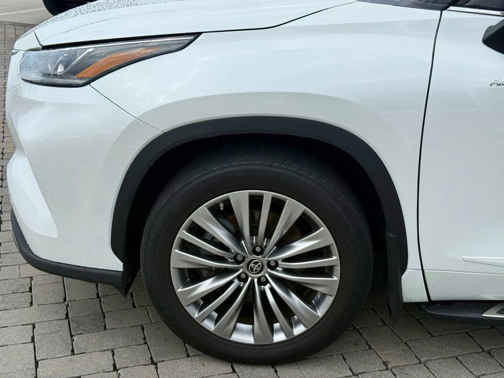 2023 Toyota Highlander Platinum
