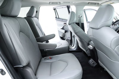 2023 Toyota Highlander Platinum
