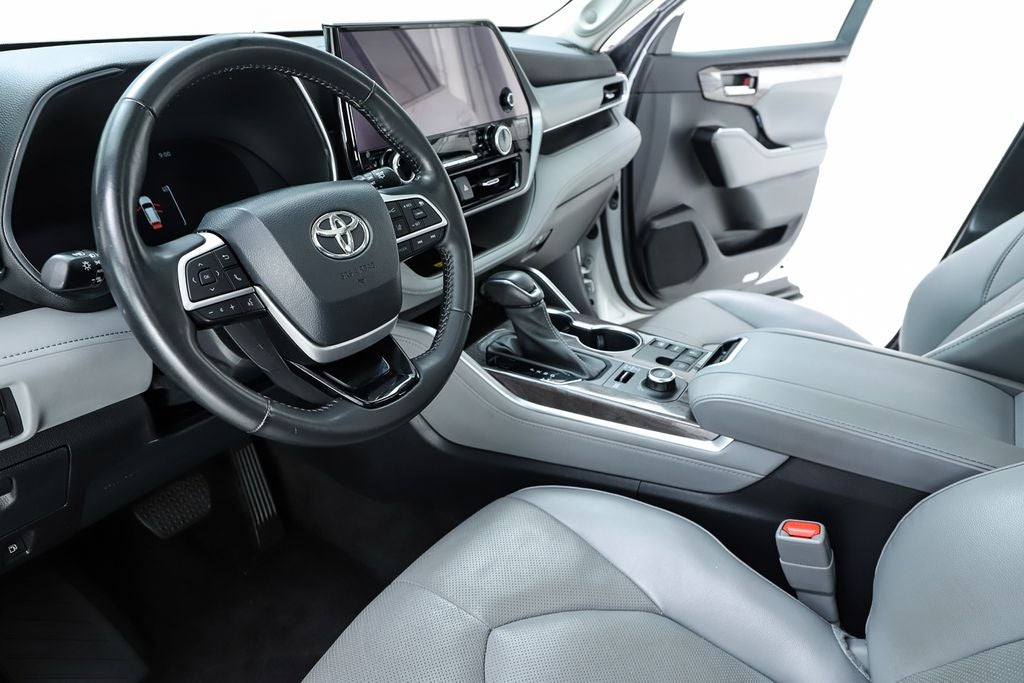 2023 Toyota Highlander Platinum