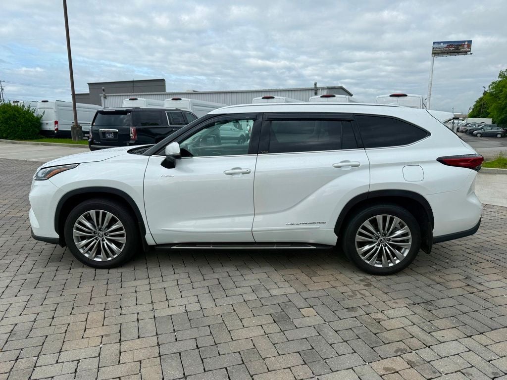 2023 Toyota Highlander Platinum