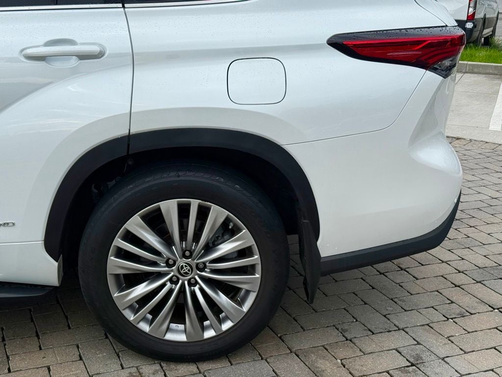 2023 Toyota Highlander Platinum