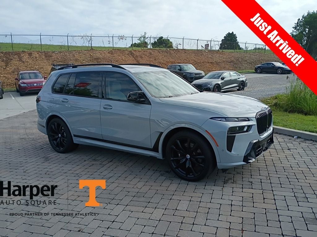 2023 BMW X7 M60i