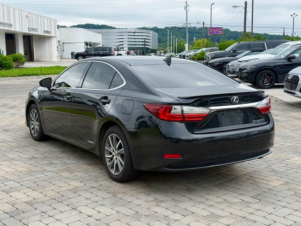 2016 Lexus ES 300h